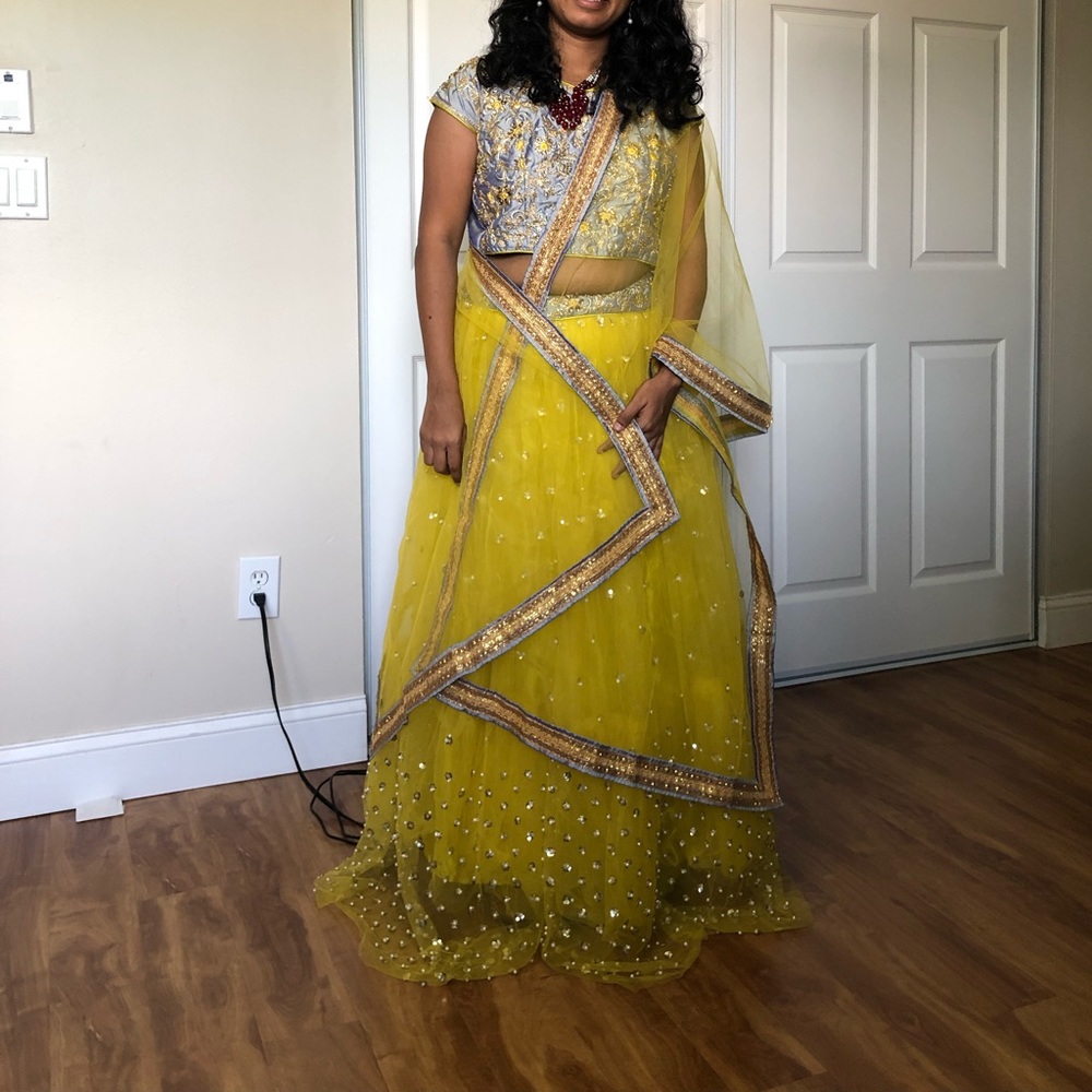 Crop top beautiful pearl design